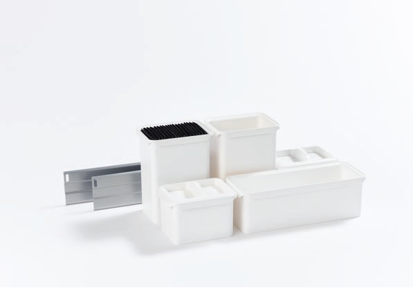 Набор емкостей №1 Юбокс, Диспенса / Диспенса Джуниор 300 мм, 2х бокса 1л, 1хбокс 2, 1л., 2хбокса 2л., 2хкрышки, делитель для ножей, цвет Титан / емкости Белые